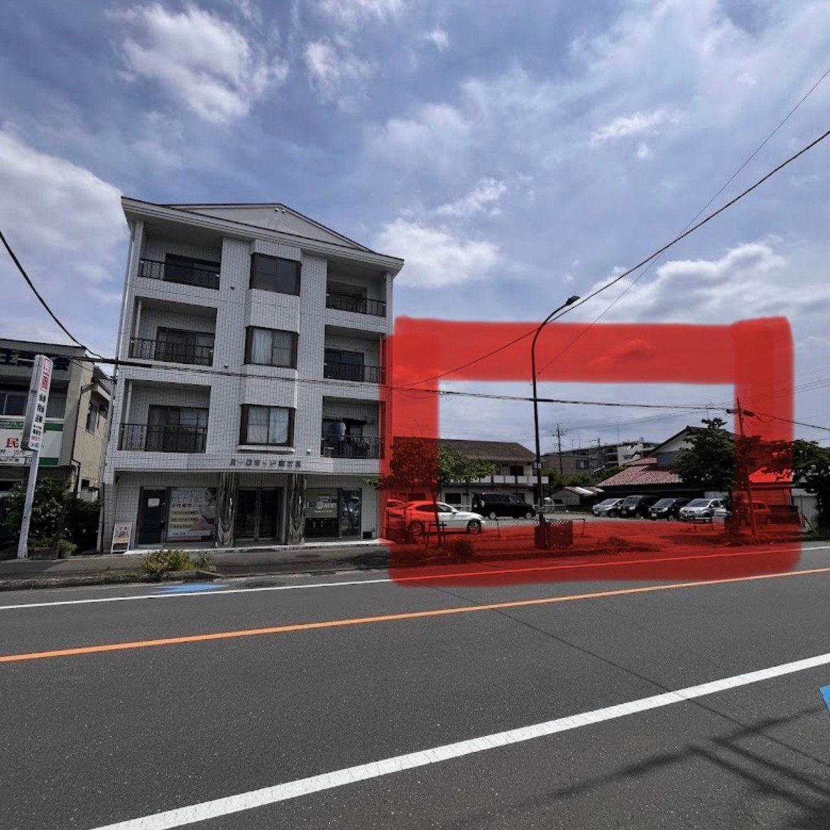 リファイン相模原店 駐車場までの道